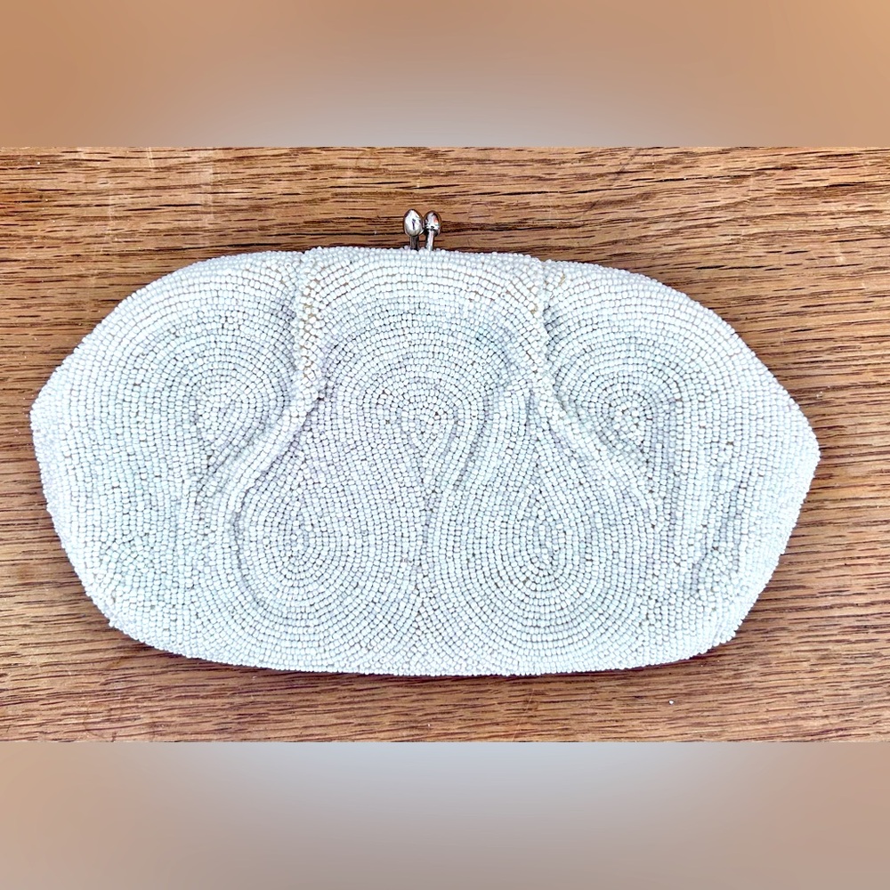 💥1940’s💥Miranda Made in Japan Beautiful Antique Beaded Closet Kept Kiss Clutch